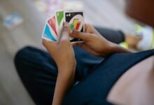 shuffle hands in uno